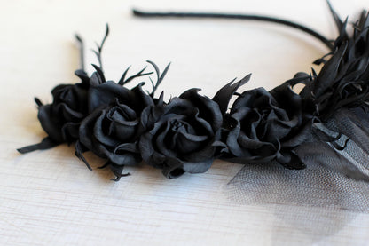Black bat headband with roses, veil for Halloween party. Lightweight fascinator headpiece.