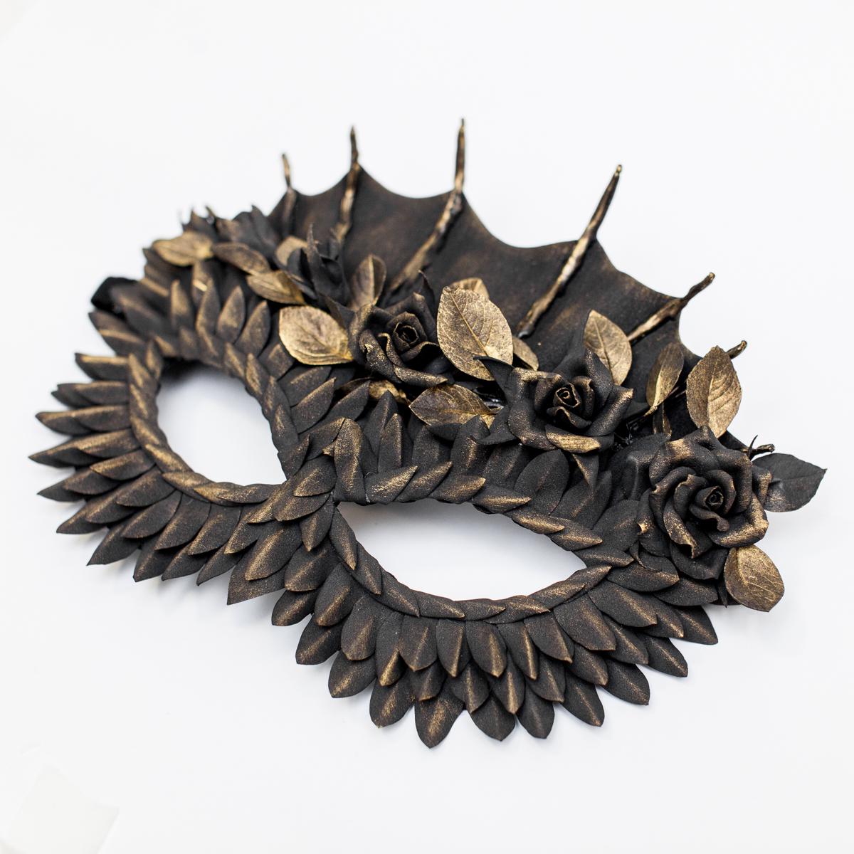 Женская маскарадная маска «Дракон» чёрно-золотого цвета. Лёгкая маска Fantasy.