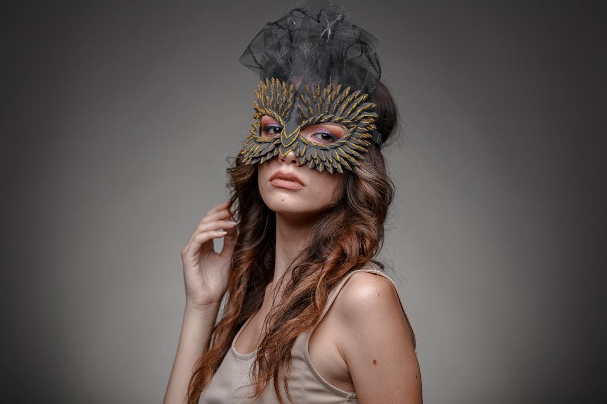 Gothic Masquerade Mask: Black & Gold Glitter Winged Veil