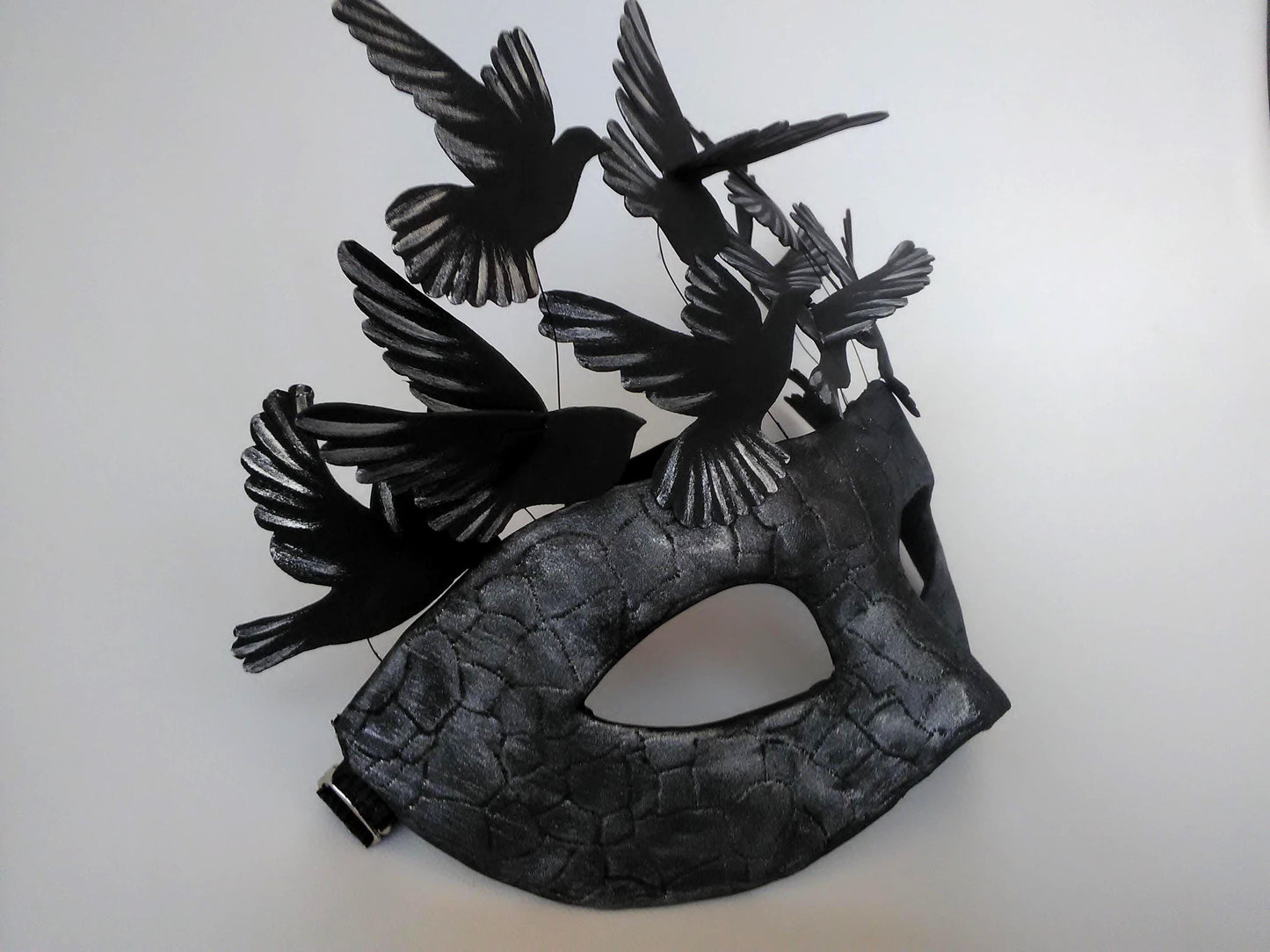 Black Raven Masquerade Mask: Gothic Witch Costume, Textured Finish