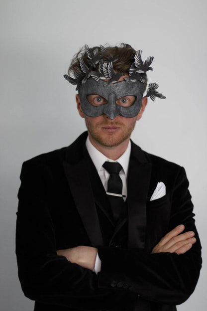 Black Raven Masquerade Mask: Gothic Crows Fantasy Costume