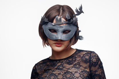 Raven Masquerade Mask: Gothic Witch Costume with Flying Birds