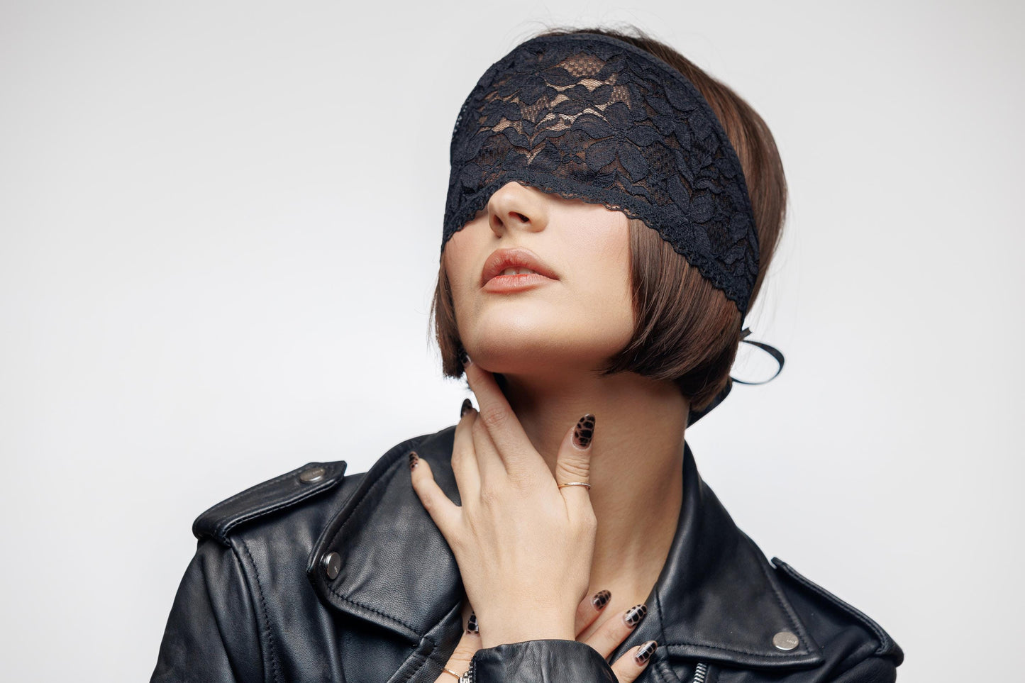 Black Lace Blindfold Mask, Gothic Lace Eye Mask, Elegant Gypsy Veil, Black lace eye cover mask, Avant-Garde Veil for Photoshoots