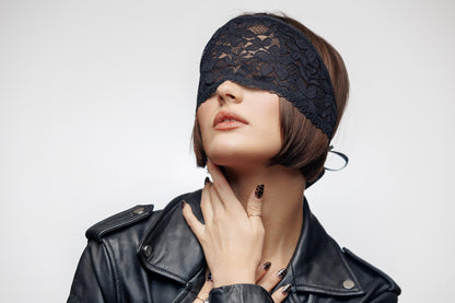 Black Lace Blindfold Mask, Gothic Lace Eye Mask, Elegant Gypsy Veil, Black lace eye cover mask, Avant-Garde Veil for Photoshoots