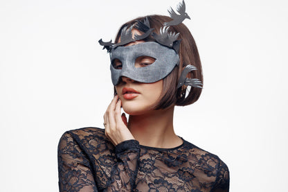 Raven Masquerade Mask: Gothic Witch Costume with Flying Birds